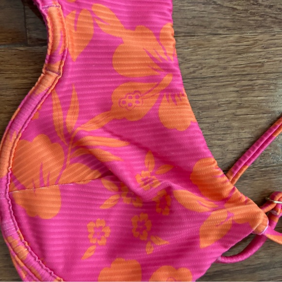 NWOT Hollister co. ribbed pink and orange tropical floral bikini top - Picture 5 of 6